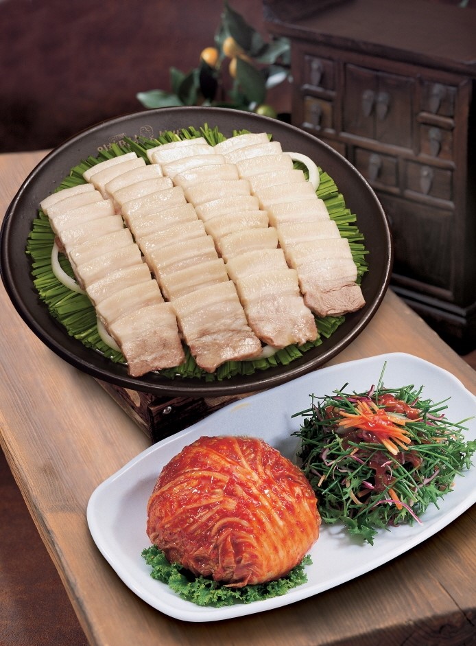 원할머니 보쌈족발 오목교역점 visual